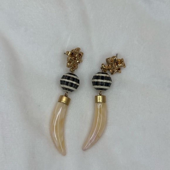 Tory Burch Roxanne Horn Drop Earrings - Rolled Tory Gold / Navy Multi - Picture 3 of 3